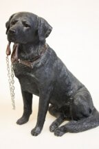 Статуэтка собаки Лабрадор черный с поводком